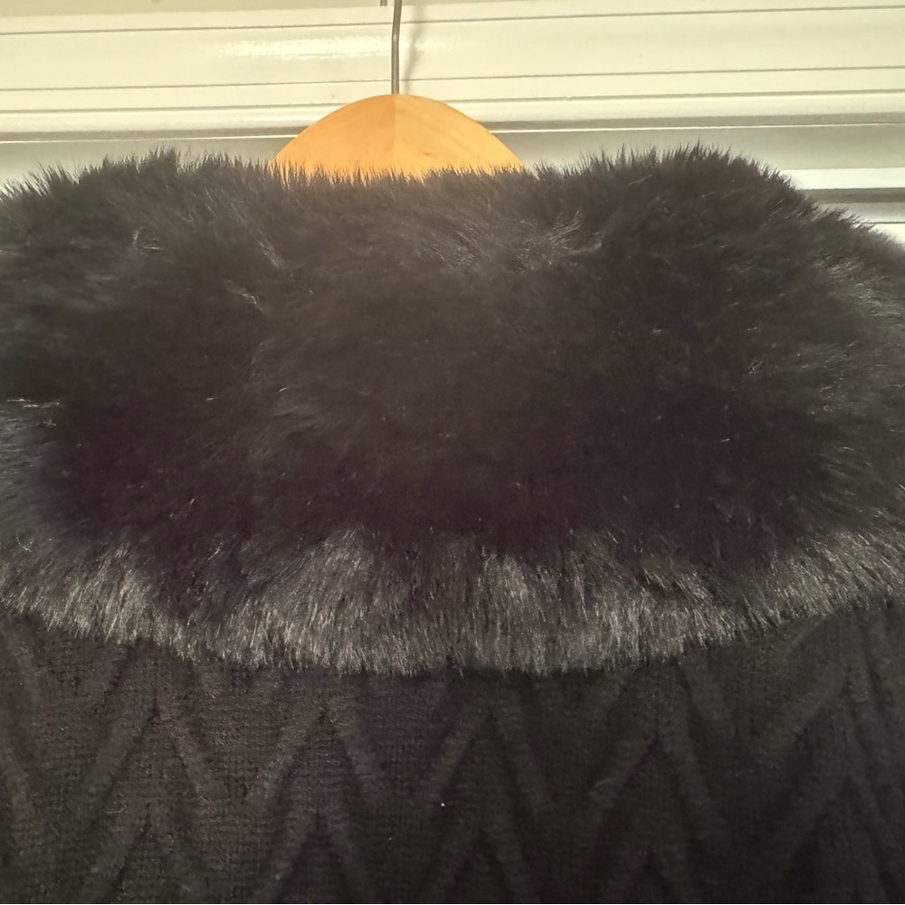 Black Faux Fur Collar Cardigan - Picture 4 of 5